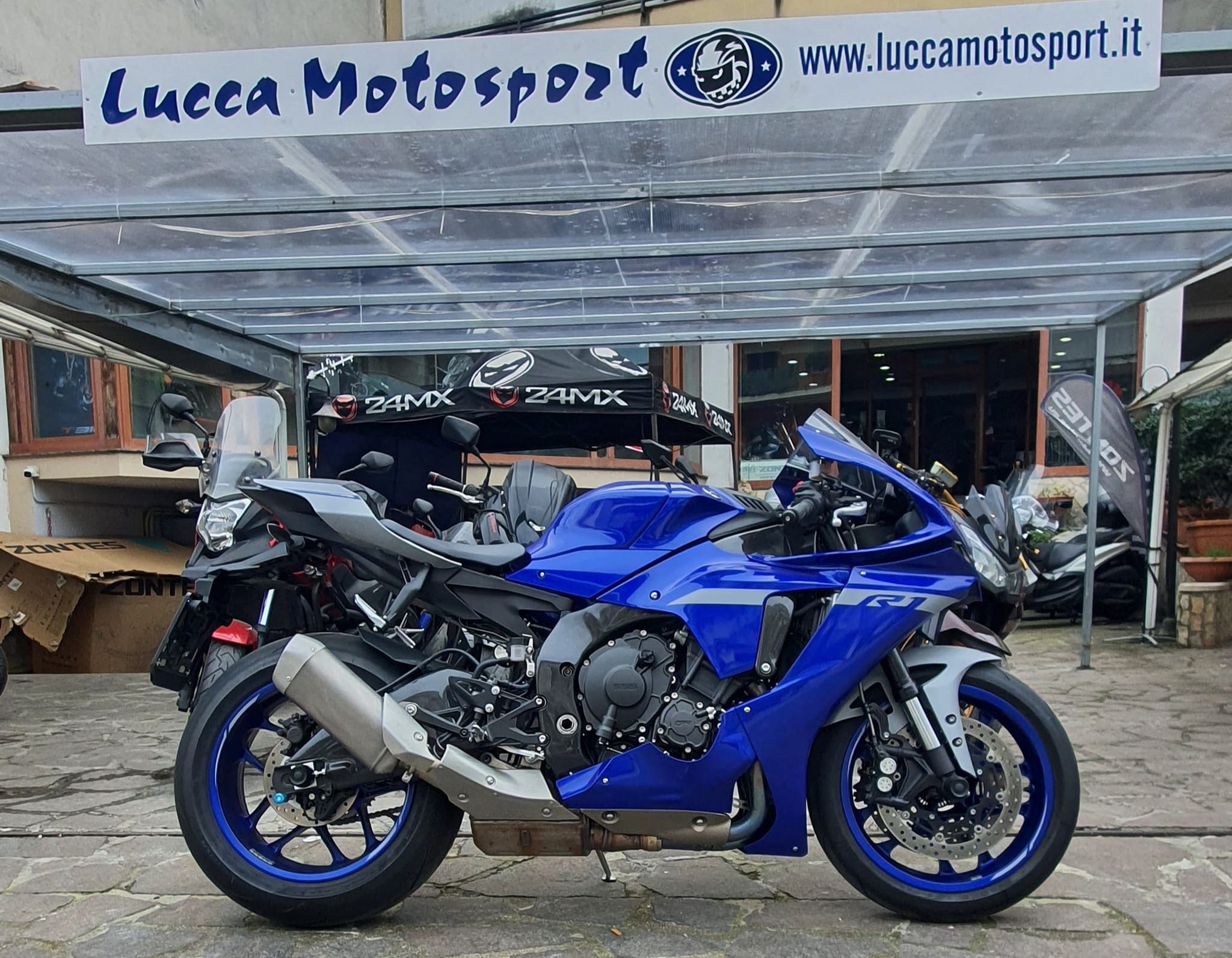 Yamaha R1 del 2021